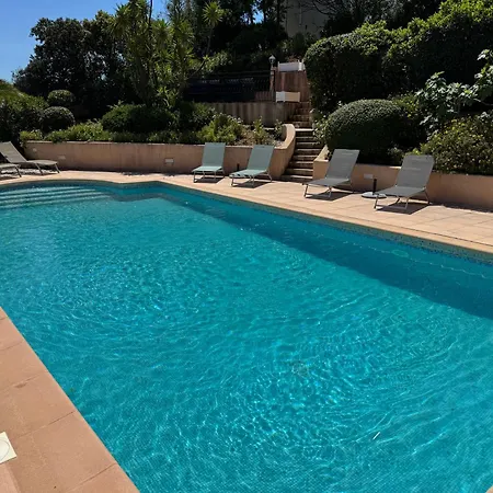 Bellevue Maxime Un Ecrin De Verdure Au Coeur Du Semaphore Piscine Xxl Дом отдыха *