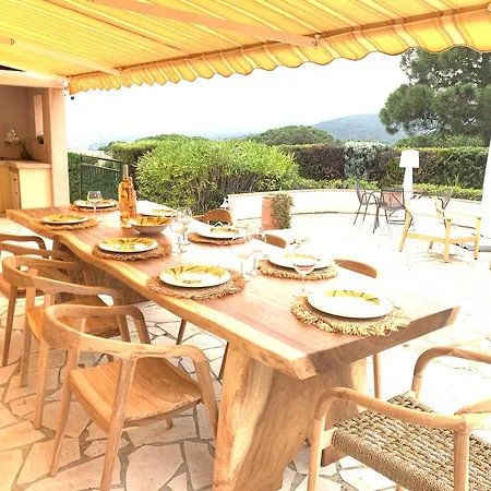 Bellevue Maxime Un Ecrin De Verdure Au Coeur Du Semaphore Piscine Xxl 度假居