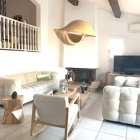 Bellevue Maxime Un Ecrin De Verdure Au Coeur Du Semaphore Piscine Xxl 度假居 *