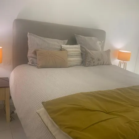 Bellevue Maxime Un Ecrin De Verdure Au Coeur Du Semaphore Piscine Xxl 度假居