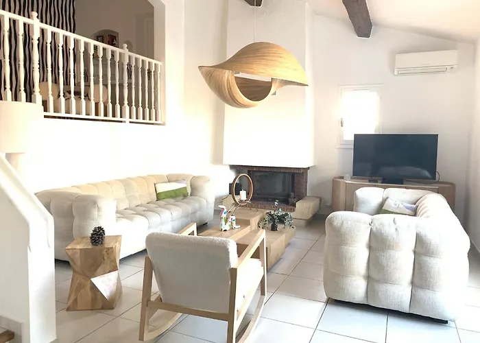 Bellevue Maxime Un Ecrin De Verdure Au Coeur Du Semaphore Piscine Xxl بيت للعطل *
